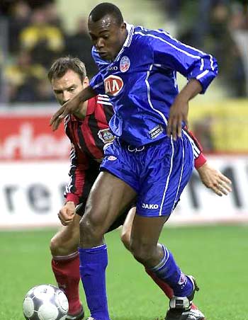 一些民众开 一些民众开