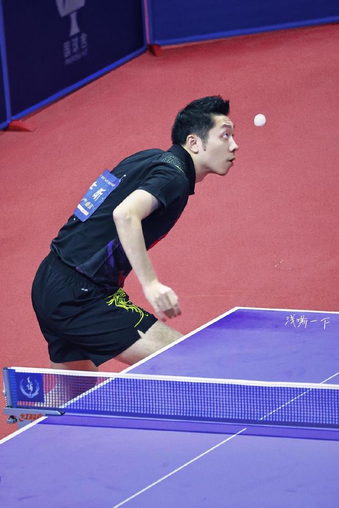 紧随其后的 紧随其后的